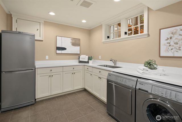 364 Highland Drive, Seattle, WA 98109