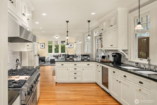 364 Highland Drive, Seattle, WA 98109