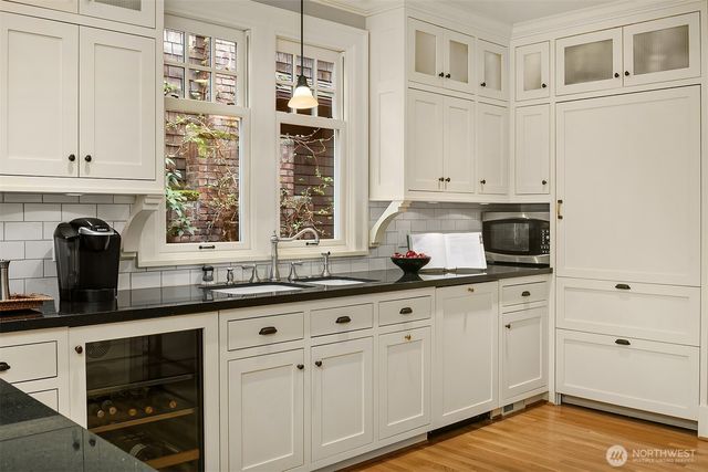 364 Highland Drive, Seattle, WA 98109