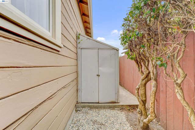 5437 Colusa Ave, Richmond, CA 94804