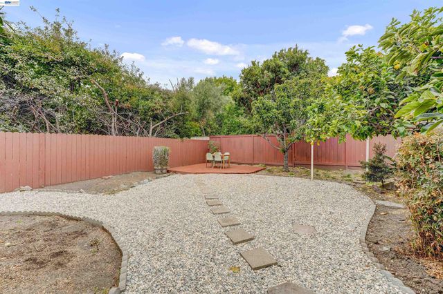 5437 Colusa Ave, Richmond, CA 94804