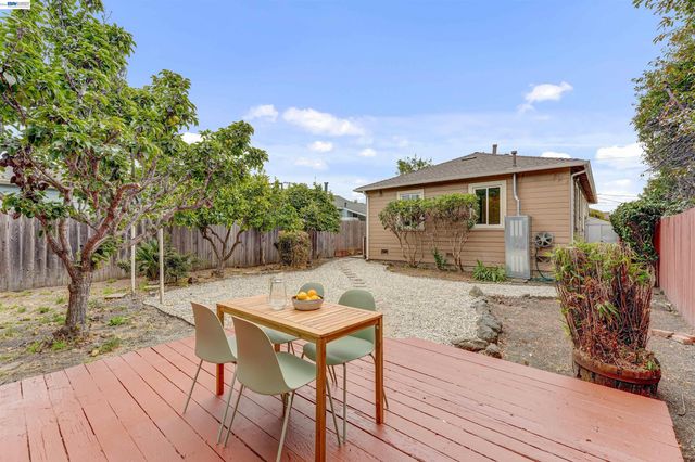 5437 Colusa Ave, Richmond, CA 94804