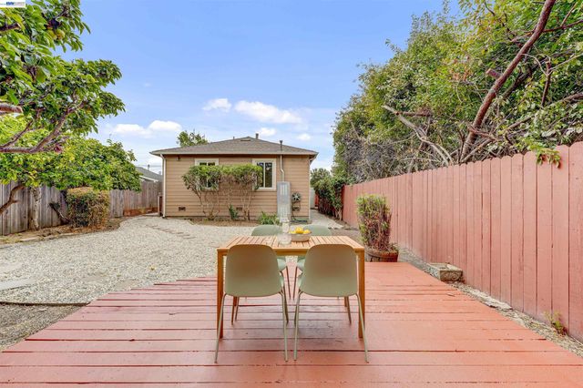 5437 Colusa Ave, Richmond, CA 94804