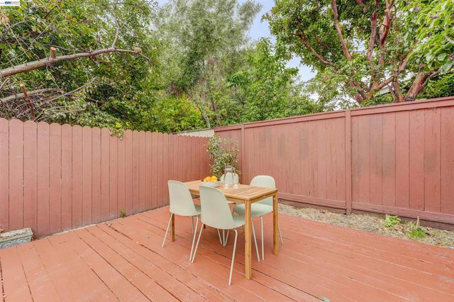 5437 Colusa Ave, Richmond, CA 94804