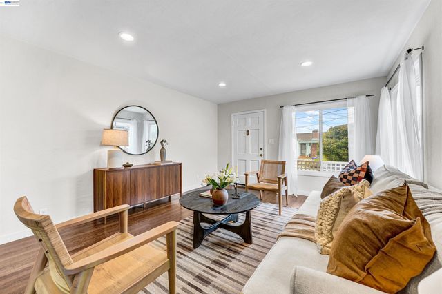 5437 Colusa Ave, Richmond, CA 94804