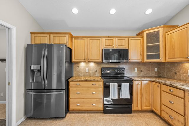 9468 Orangeview Drive, Portage, MI 49024