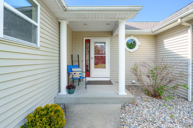 9468 Orangeview Drive, Portage, MI 49024