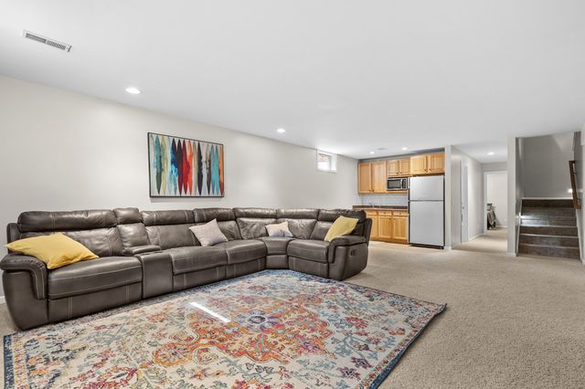 9468 Orangeview Drive, Portage, MI 49024