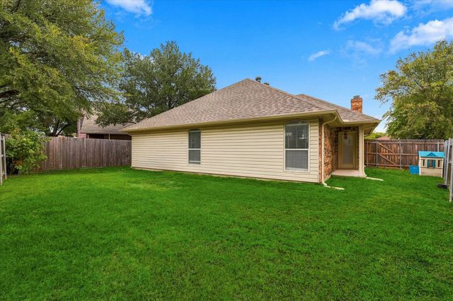 6025 Kimberly Court, Haltom City, TX 76137