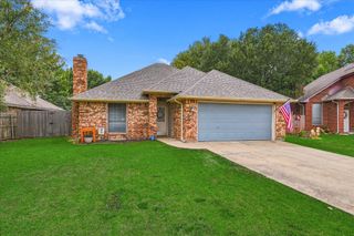 6025 Kimberly Court, Haltom City, TX 76137