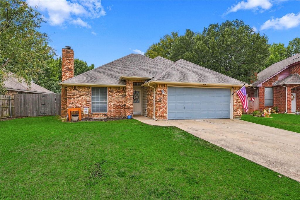 6025 Kimberly Court, Haltom City, TX 76137