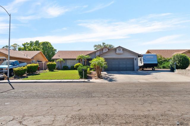 1348 S 37 Dr, Yuma, AZ 85364