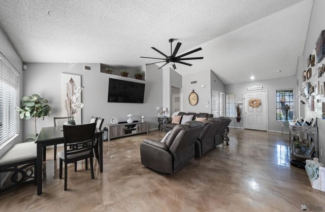 1348 S 37 Dr, Yuma, AZ 85364