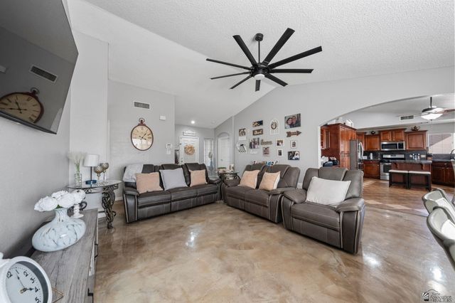 1348 S 37 Dr, Yuma, AZ 85364