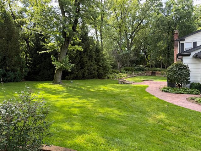 5 TIOGA Trail, Lake Barrington, IL 60010