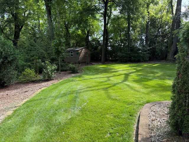 5 TIOGA Trail, Lake Barrington, IL 60010