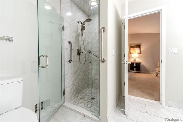 36713 Tanglewood Lane, Farmington Hills, MI 48331