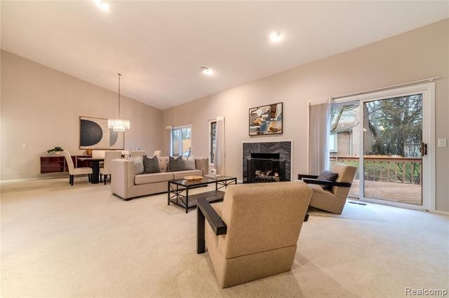 36713 Tanglewood Lane, Farmington Hills, MI 48331