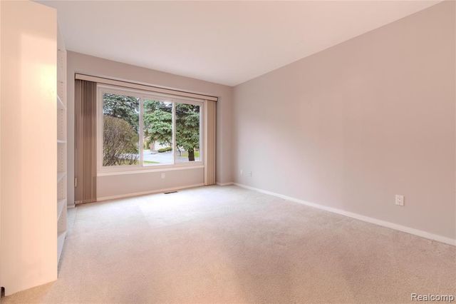 36713 Tanglewood Lane, Farmington Hills, MI 48331