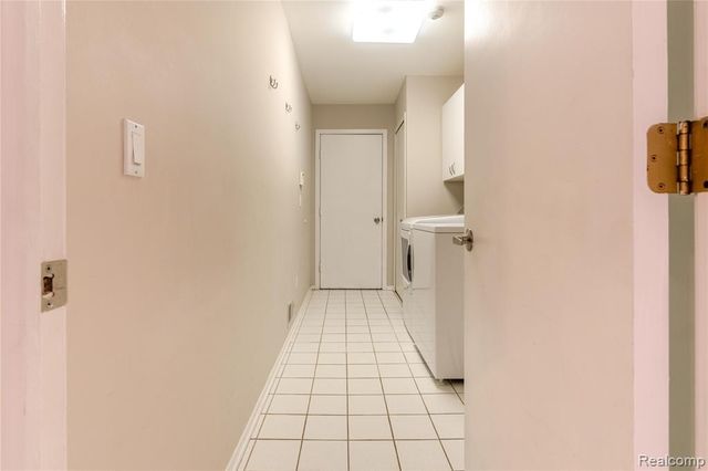 36713 Tanglewood Lane, Farmington Hills, MI 48331