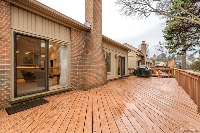 36713 Tanglewood Lane, Farmington Hills, MI 48331