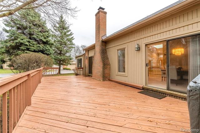 36713 Tanglewood Lane, Farmington Hills, MI 48331