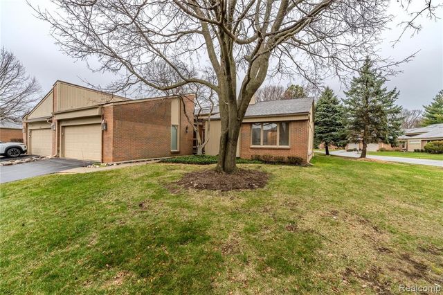 36713 Tanglewood Lane, Farmington Hills, MI 48331