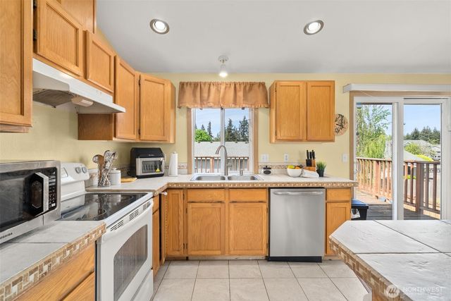 8425 201st Street E, Spanaway, WA 98387