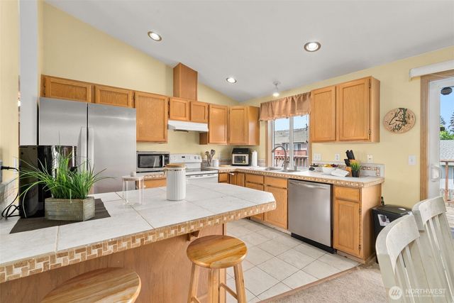 8425 201st Street E, Spanaway, WA 98387