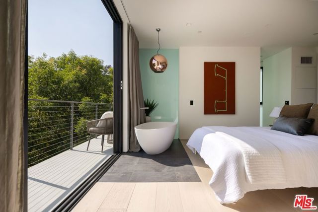 2635 Hargrave Drive, Los Angeles, CA 90068