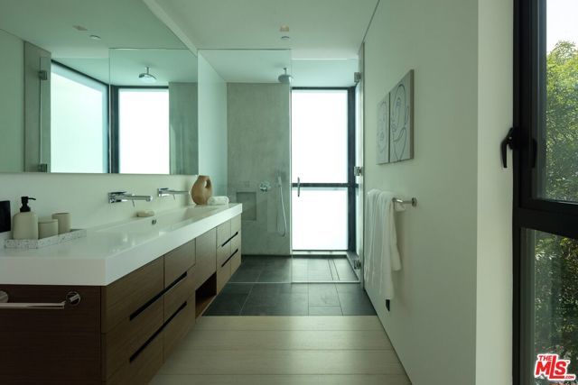 2635 Hargrave Drive, Los Angeles, CA 90068