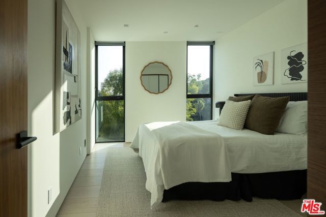 2635 Hargrave Drive, Los Angeles, CA 90068