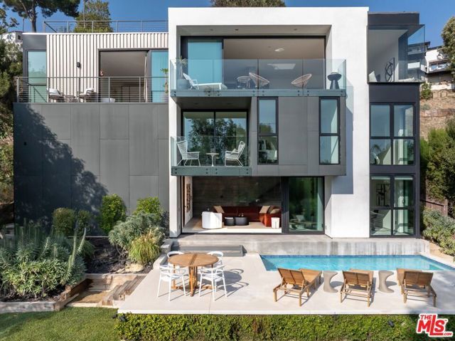 2635 Hargrave Drive, Los Angeles, CA 90068