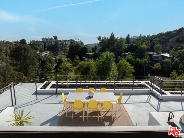 2635 Hargrave Drive, Los Angeles, CA 90068