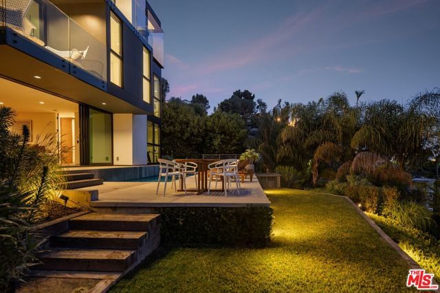 2635 Hargrave Drive, Los Angeles, CA 90068