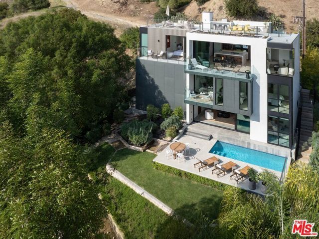 2635 Hargrave Drive, Los Angeles, CA 90068