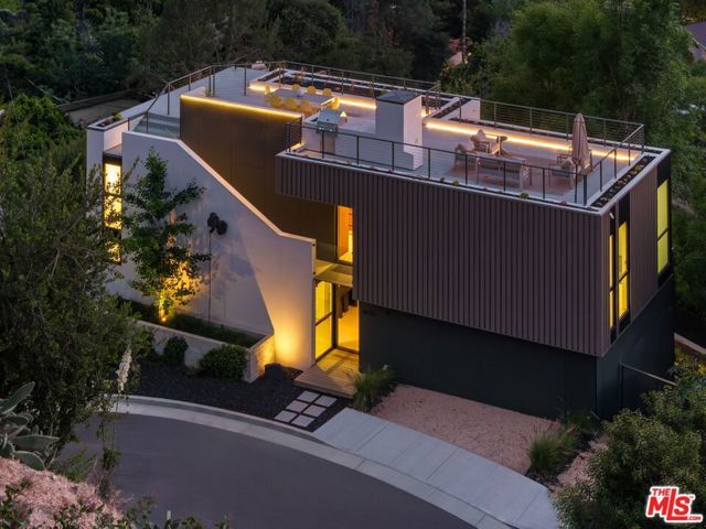 2635 Hargrave Drive, Los Angeles, CA 90068