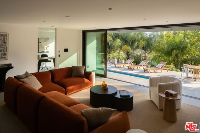 2635 Hargrave Drive, Los Angeles, CA 90068