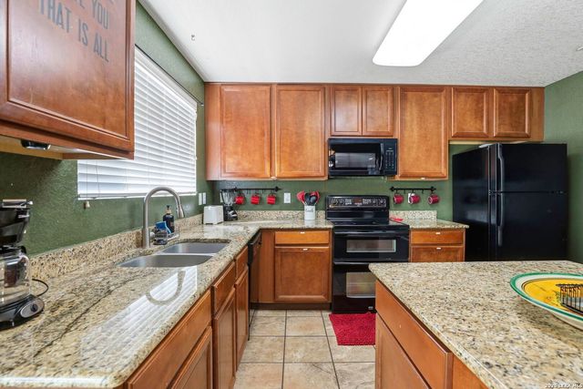 319 Shadbush St, San Antonio, TX 78245