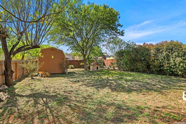 319 Shadbush St, San Antonio, TX 78245