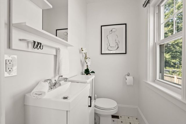41 Kilgore Ave, Medford, MA 02155