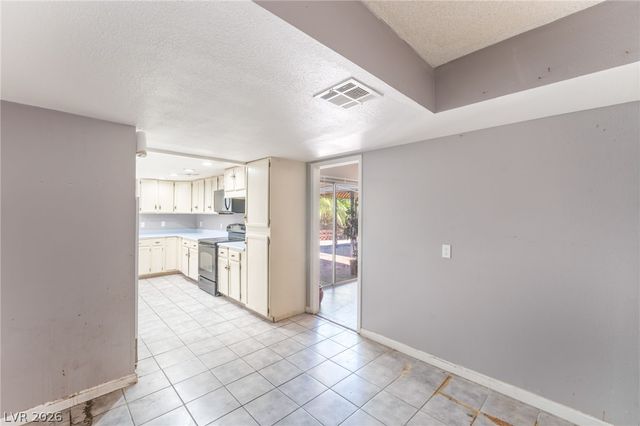 4268 Hampshire Circle, Las Vegas, NV 89121