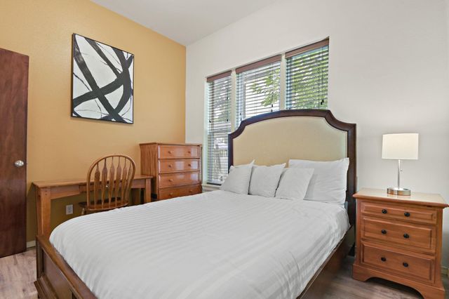 1702 W Dean Ave, Spokane, WA 99201