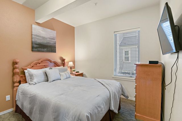 1702 W Dean Ave, Spokane, WA 99201