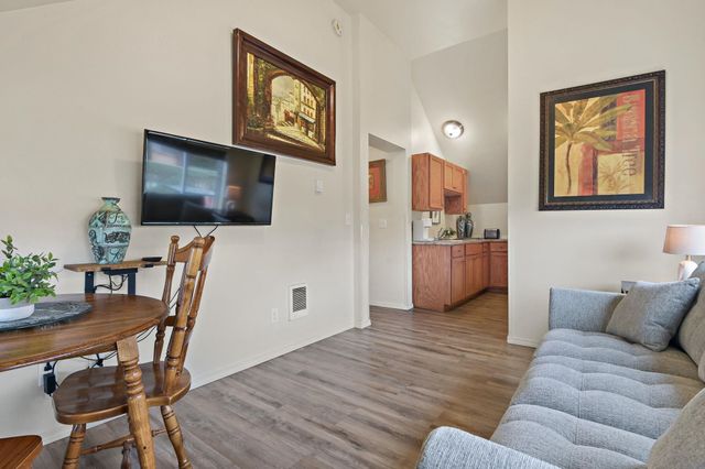 1702 W Dean Ave, Spokane, WA 99201