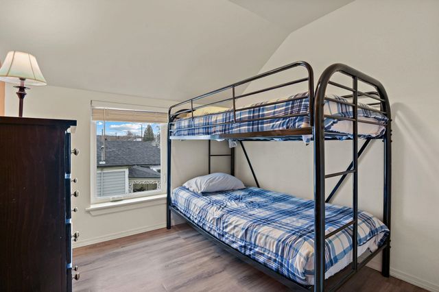 1702 W Dean Ave, Spokane, WA 99201