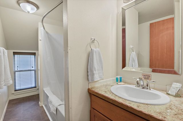 1702 W Dean Ave, Spokane, WA 99201