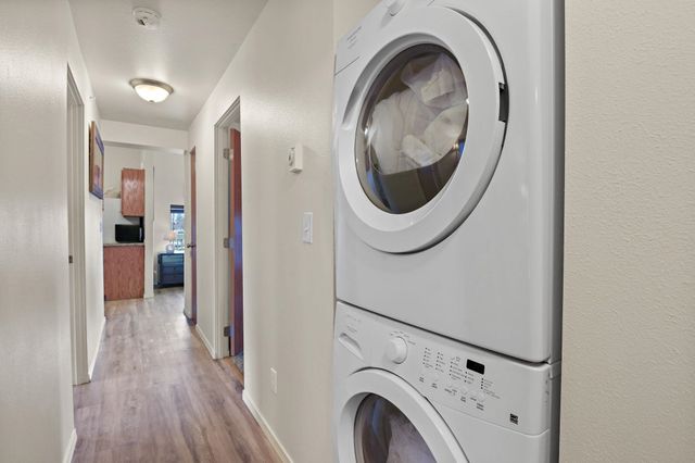 1702 W Dean Ave, Spokane, WA 99201