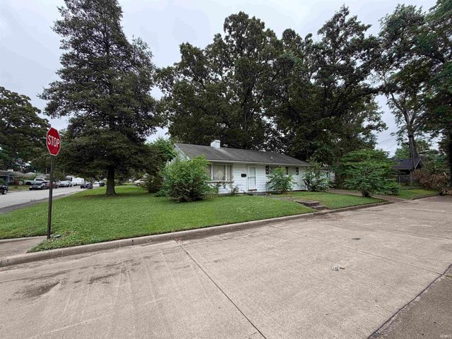 2101 Waggoner Avenue, Evansville, IN 47714