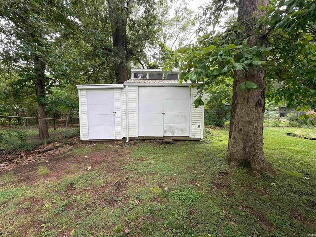 2101 Waggoner Avenue, Evansville, IN 47714